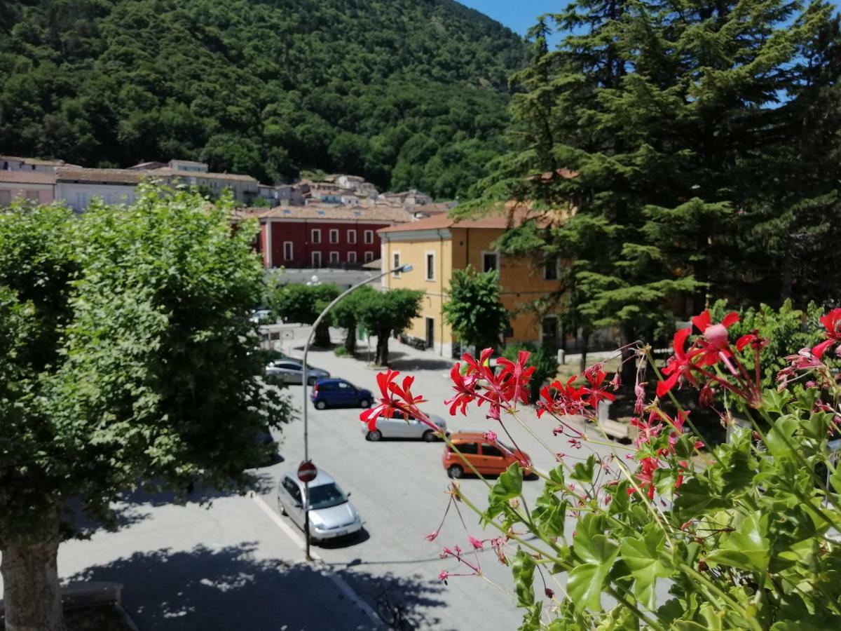 Bed and Breakfast Le Finestre Sulla Piazza Boiano Exterior foto
