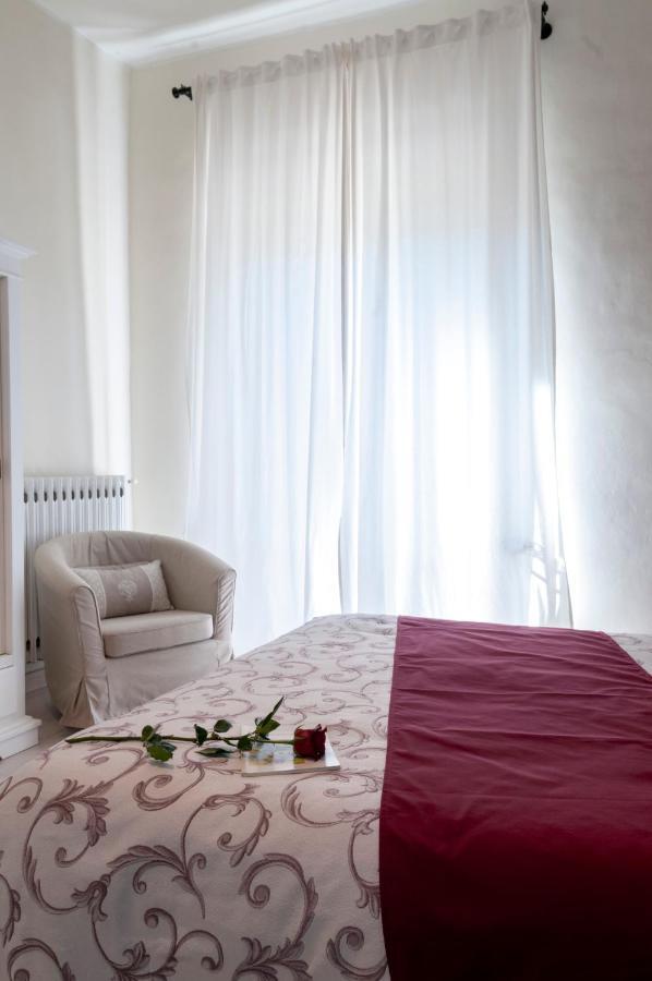 Bed and Breakfast Le Finestre Sulla Piazza Boiano Exterior foto